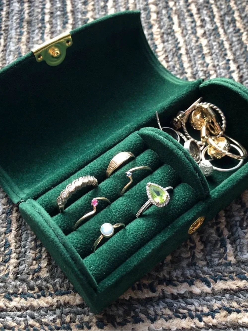 Velvet Jewelry Travel Case in Dark Green